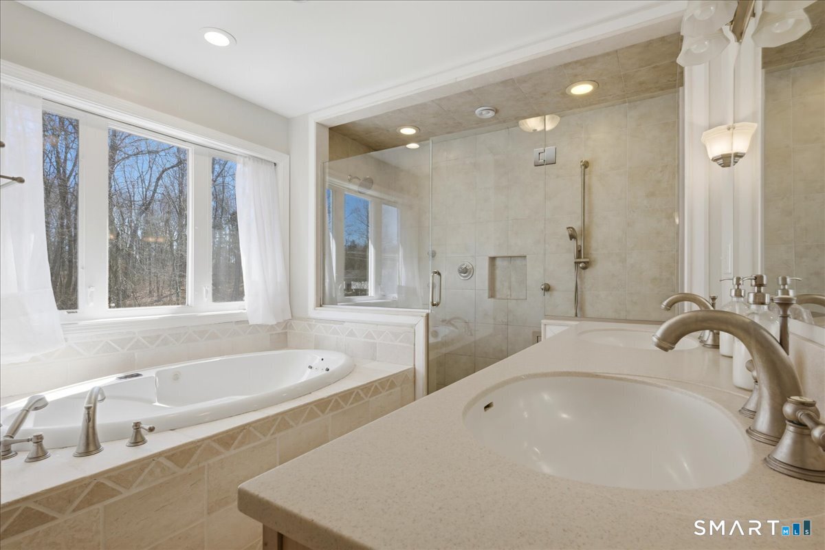 11 Beverly Road Waterford CT 06385