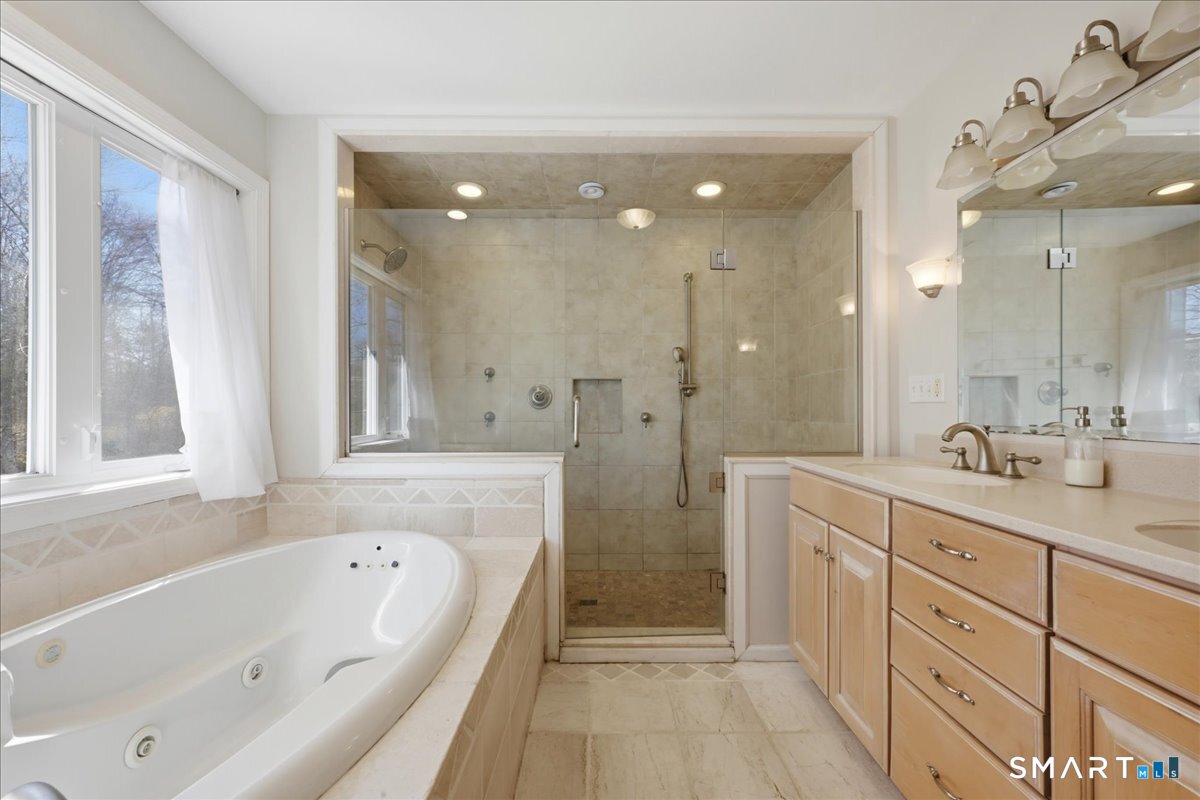 11 Beverly Road Waterford CT 06385