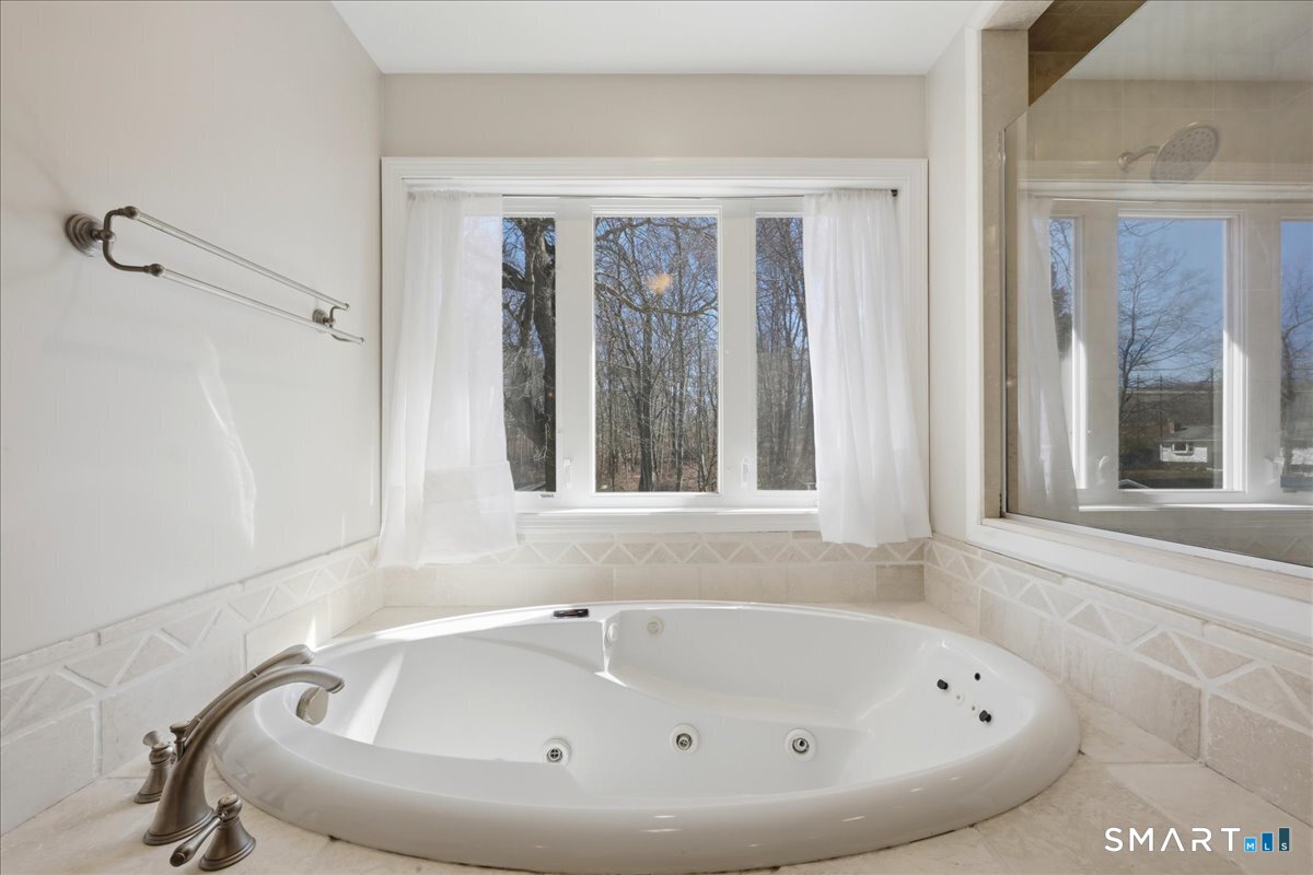 11 Beverly Road Waterford CT 06385