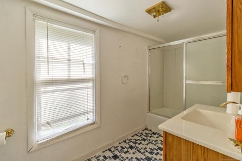 14 Main Street East Hampton CT 06424