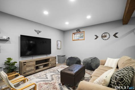 117 North Saddle Ridge Simsbury CT 06092