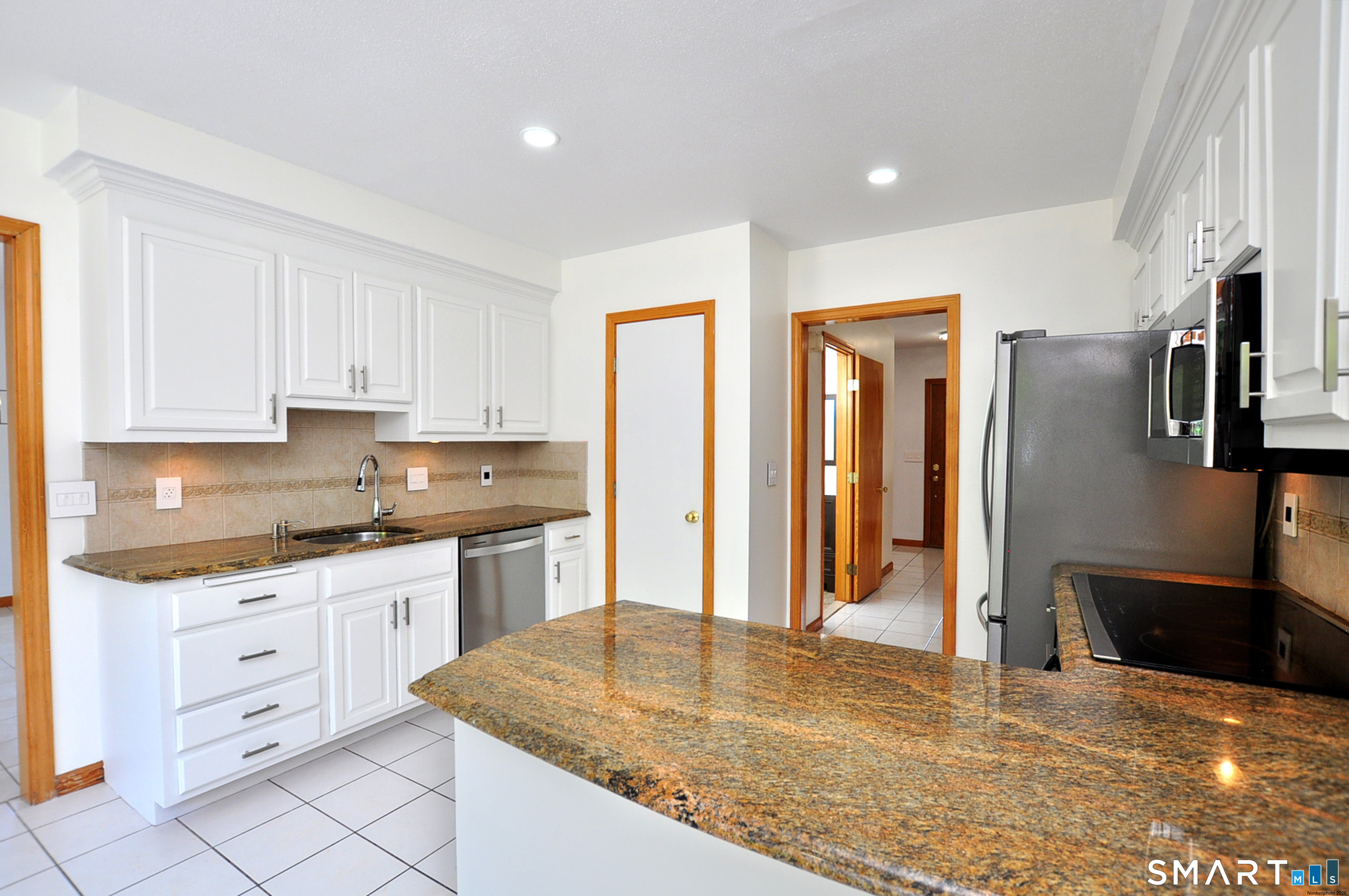 24 Wintonbury Drive Farmington CT 06032