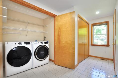 24 Wintonbury Drive Farmington CT 06032