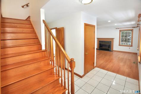 24 Wintonbury Drive Farmington CT 06032