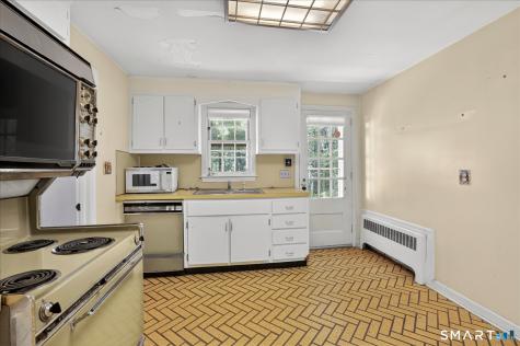 44 Lawrence Avenue Avon CT 06001