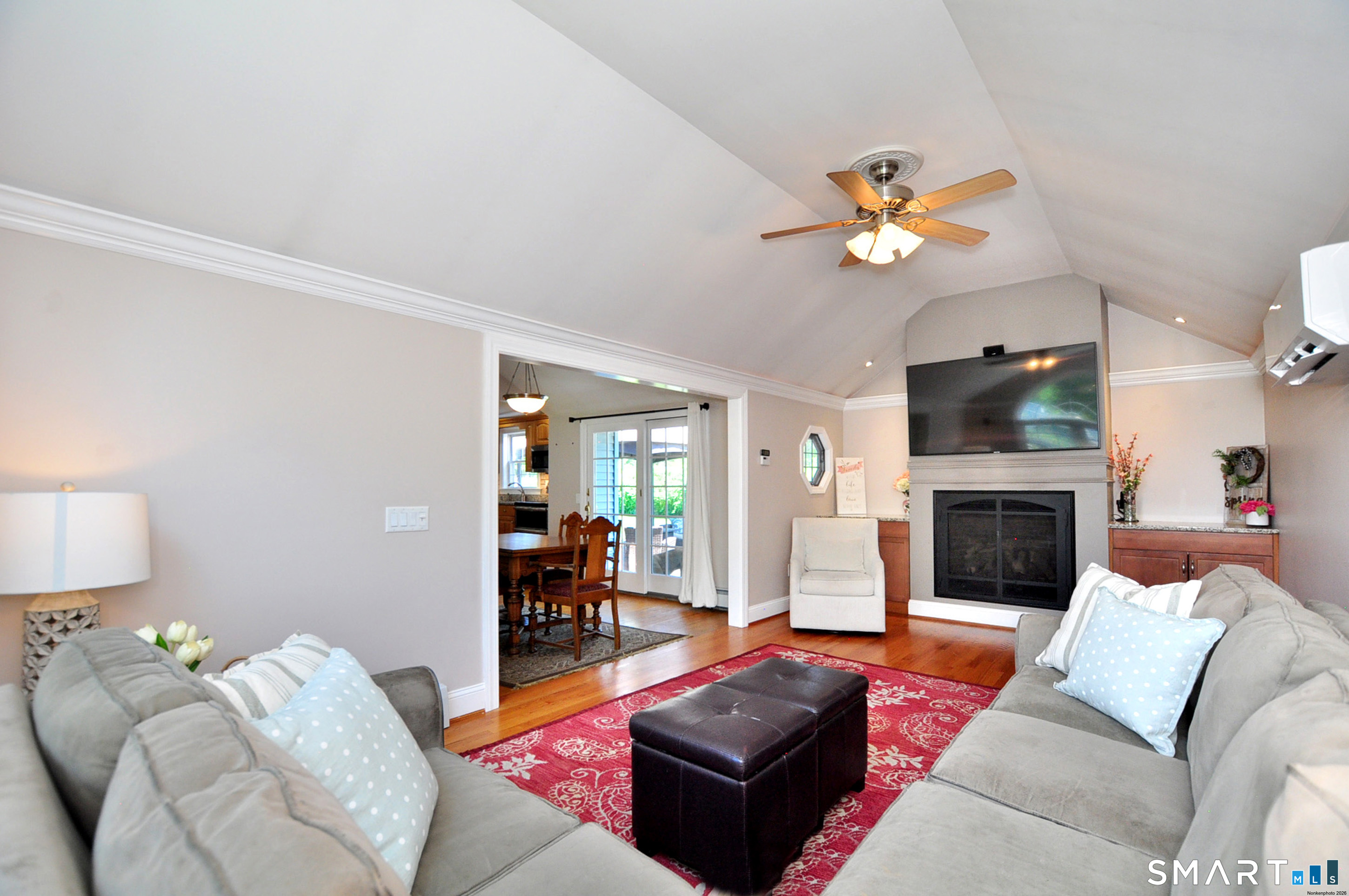 26 Village Road Simsbury CT 06070