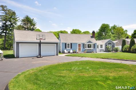 26 Village Road Simsbury CT 06070