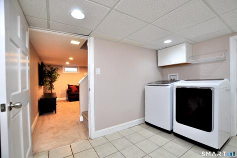 26 Village Road Simsbury CT 06070
