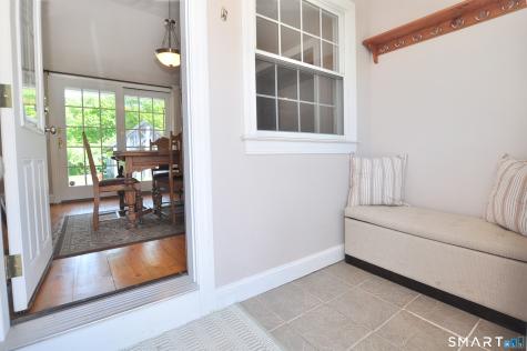 26 Village Road Simsbury CT 06070