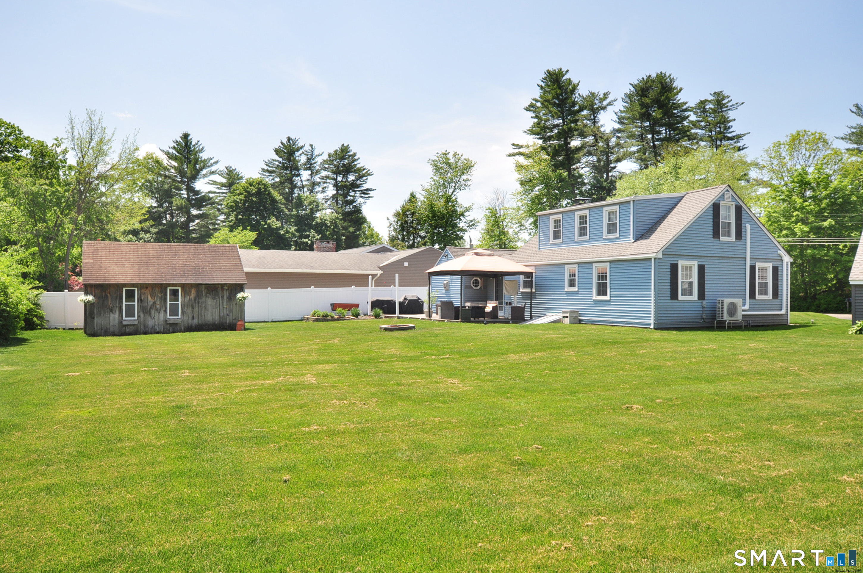 26 Village Road Simsbury CT 06070