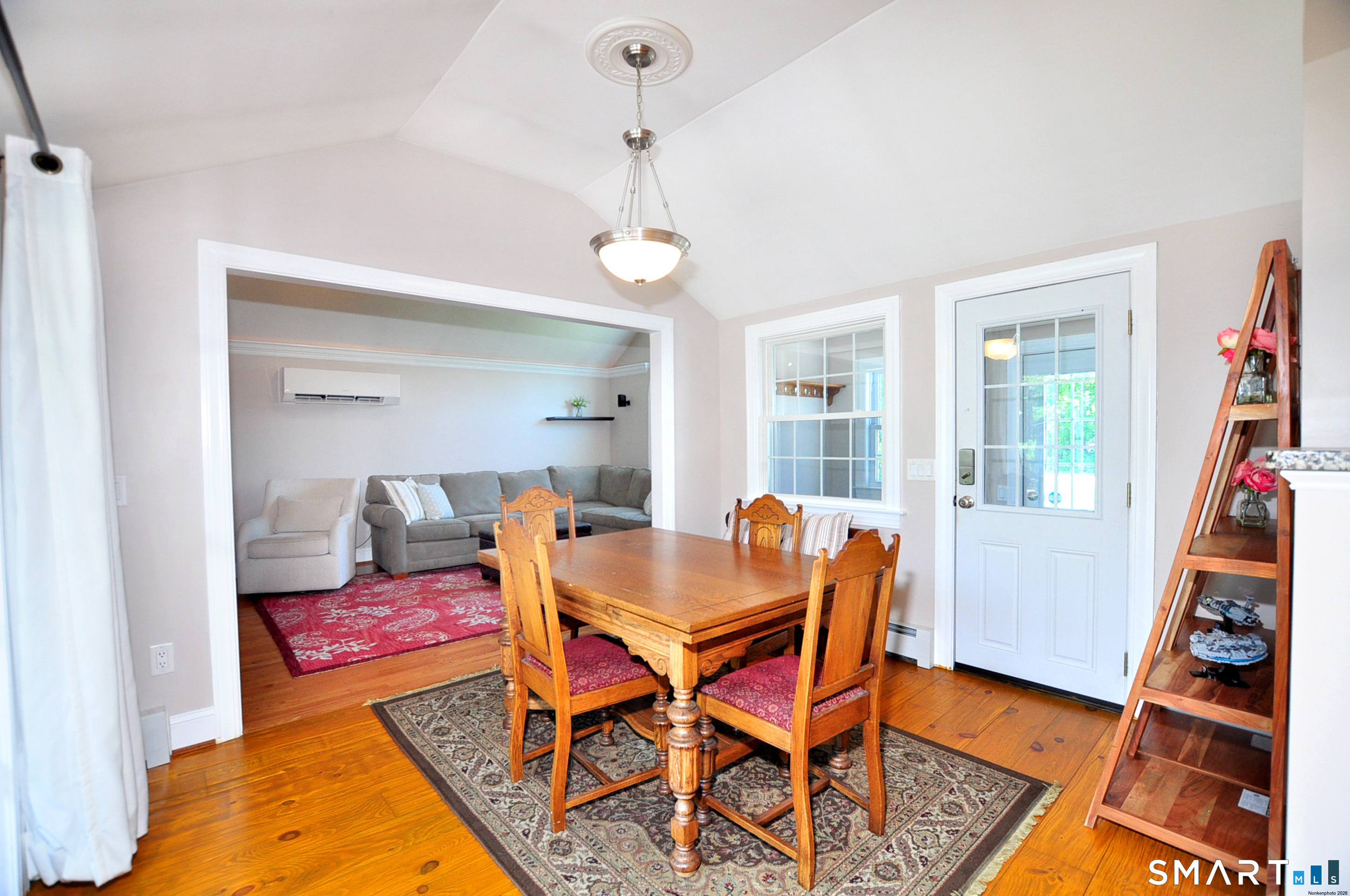 26 Village Road Simsbury CT 06070