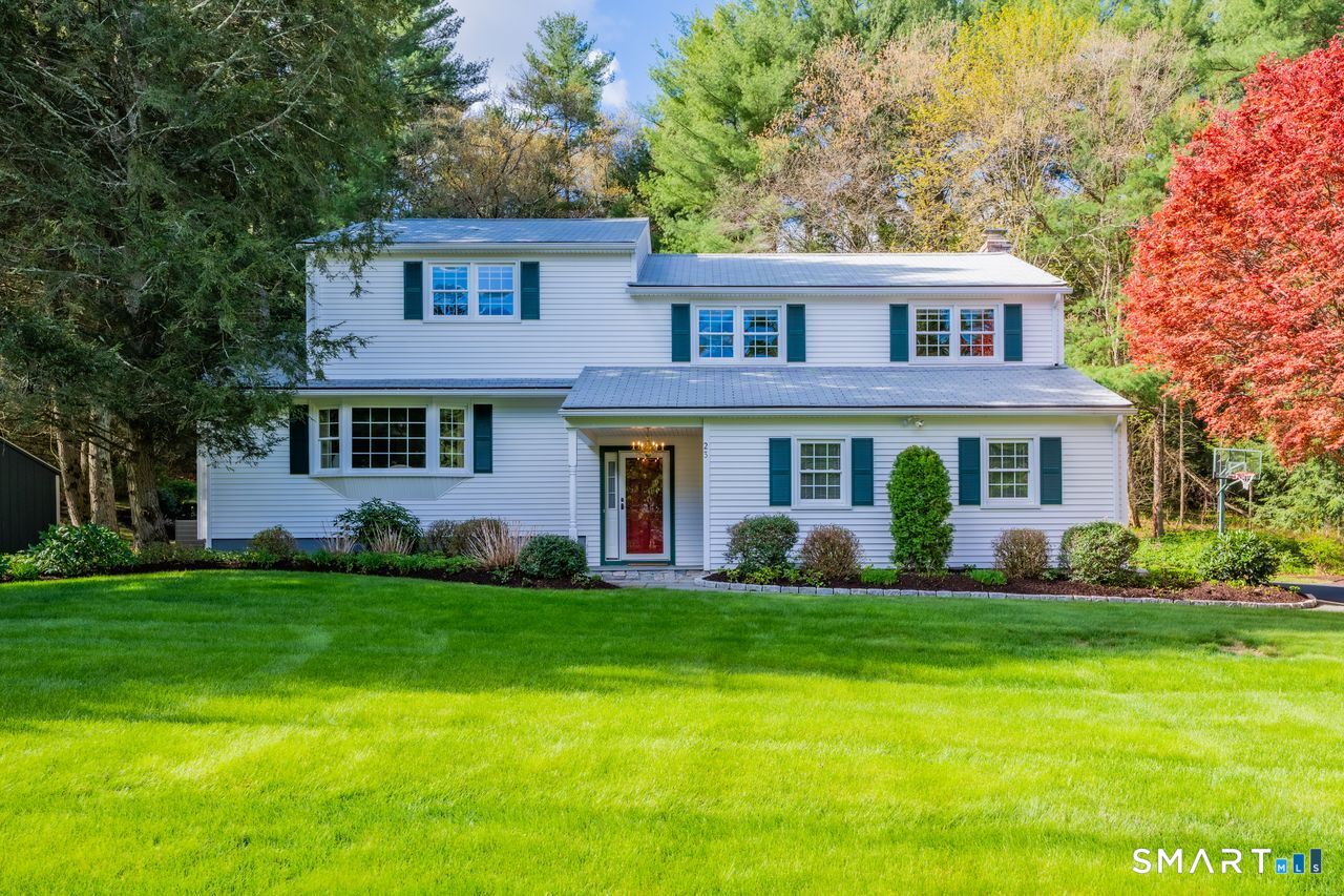 23 Banks Road Simsbury CT 06070
