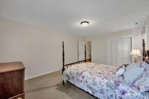 23 Banks Road Simsbury CT 06070