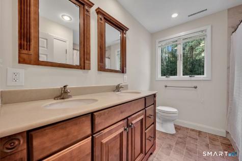 23 Banks Road Simsbury CT 06070