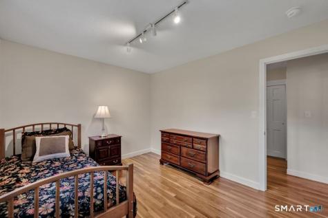 23 Banks Road Simsbury CT 06070