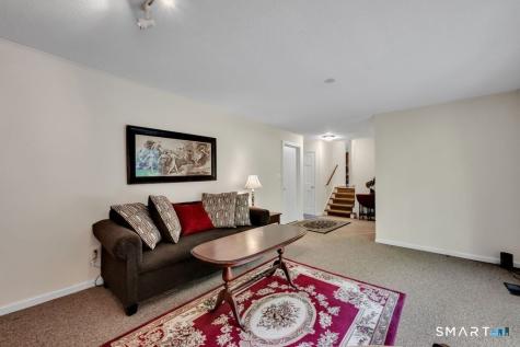 23 Banks Road Simsbury CT 06070