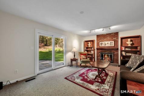 23 Banks Road Simsbury CT 06070