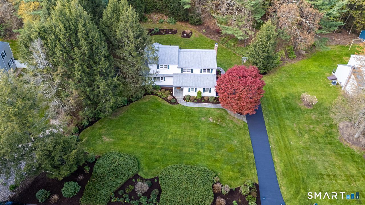 23 Banks Road Simsbury CT 06070