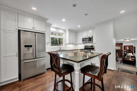 23 Banks Road Simsbury CT 06070