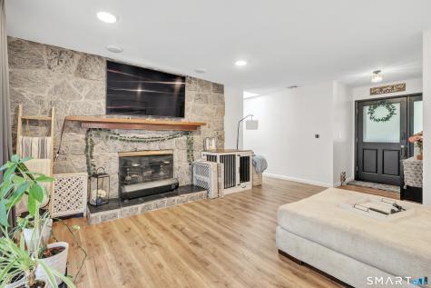75 Crestwood Road Bethany CT 06524