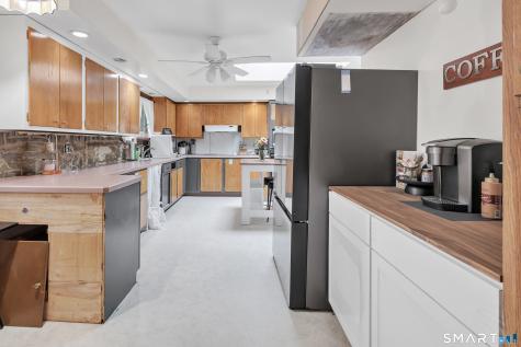 75 Crestwood Road Bethany CT 06524