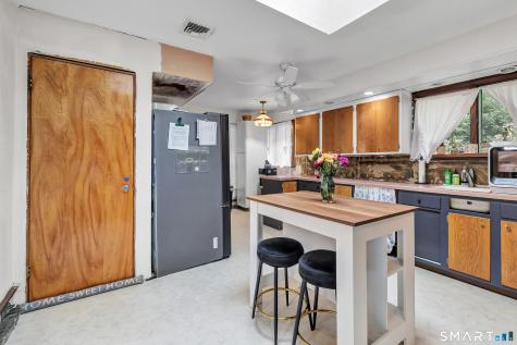 75 Crestwood Road Bethany CT 06524