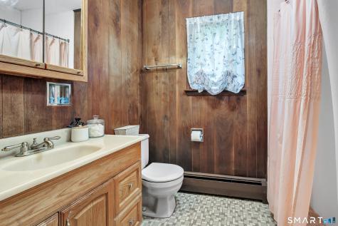75 Crestwood Road Bethany CT 06524
