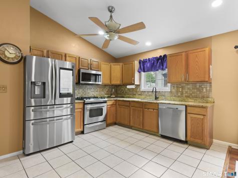 37 Kingswood Drive New Haven CT 06513