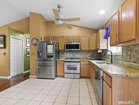 37 Kingswood Drive New Haven CT 06513