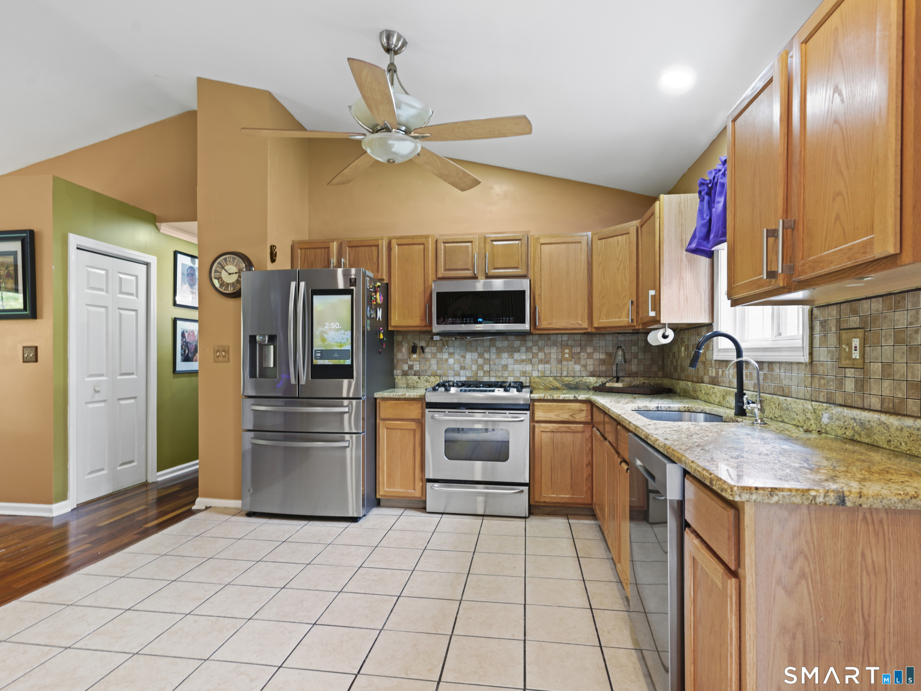 37 Kingswood Drive New Haven CT 06513