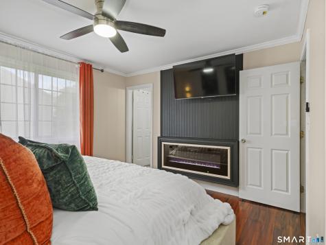 37 Kingswood Drive New Haven CT 06513
