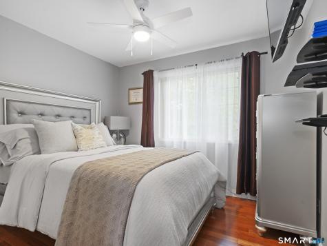 37 Kingswood Drive New Haven CT 06513
