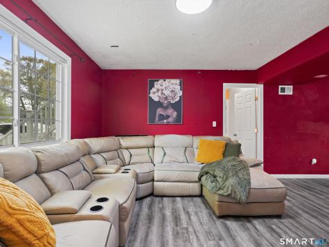37 Kingswood Drive New Haven CT 06513
