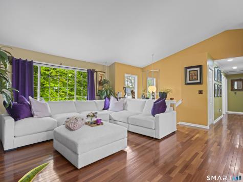 37 Kingswood Drive New Haven CT 06513