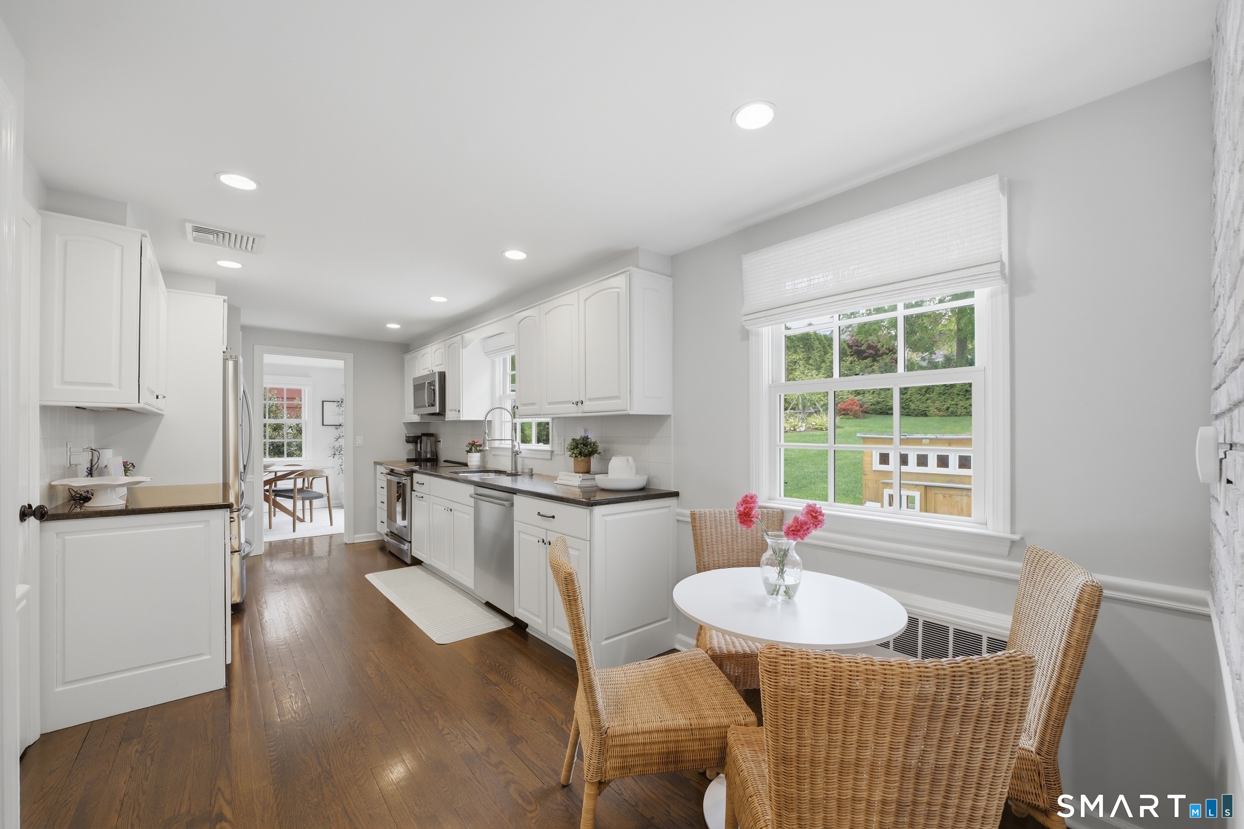 182 Hollow Tree Ridge Road Darien CT 06820