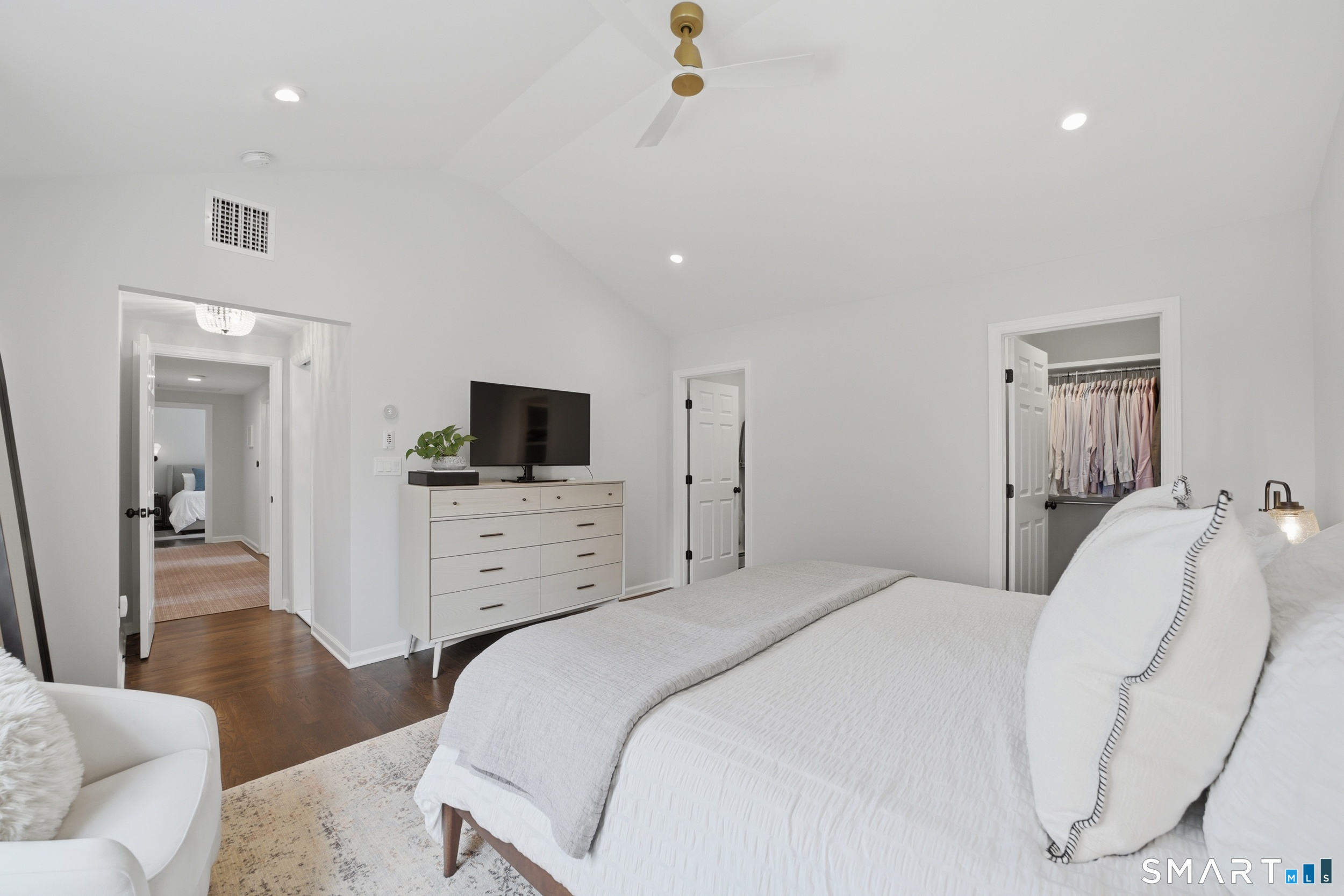 182 Hollow Tree Ridge Road Darien CT 06820