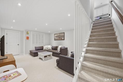 182 Hollow Tree Ridge Road Darien CT 06820