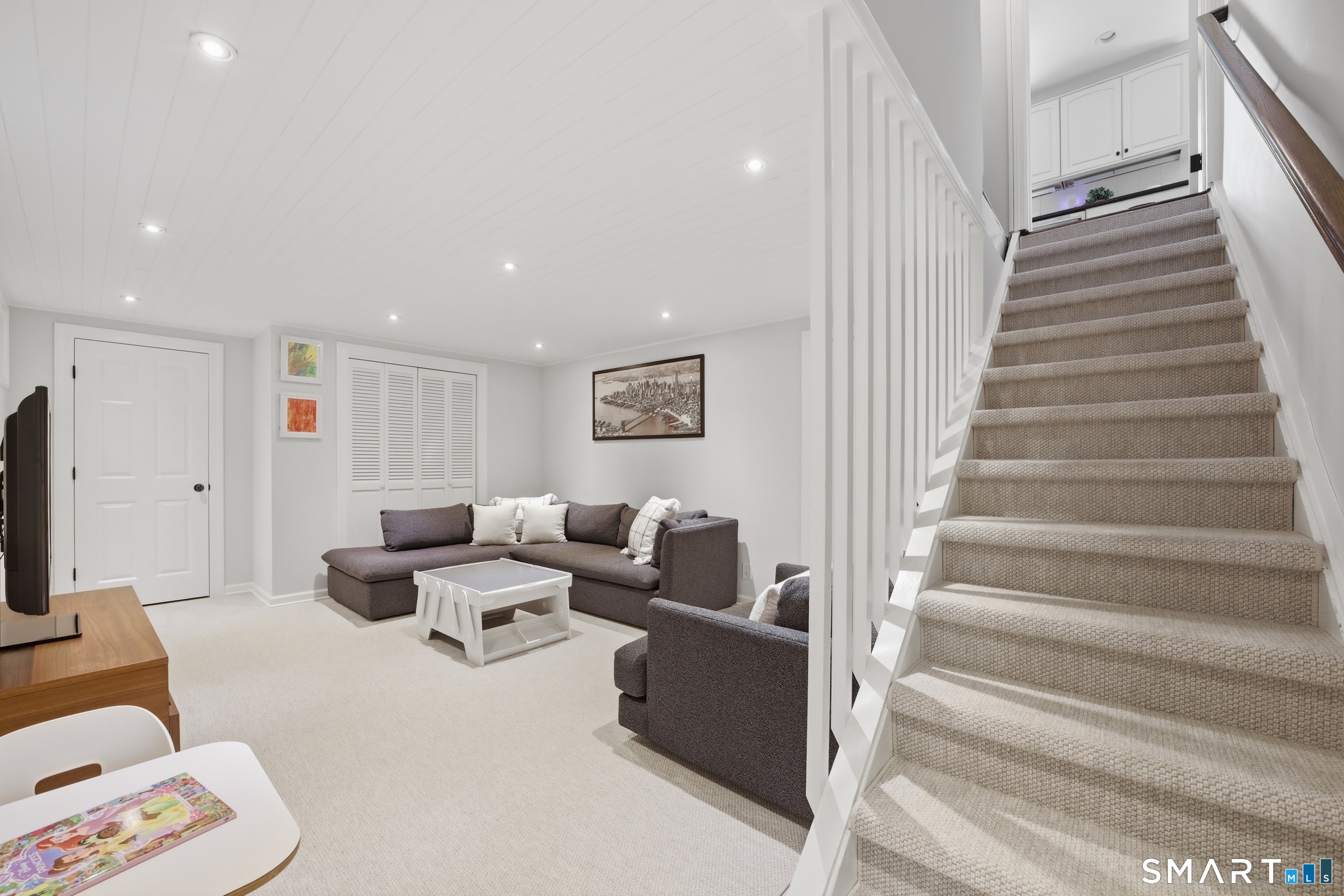 182 Hollow Tree Ridge Road Darien CT 06820