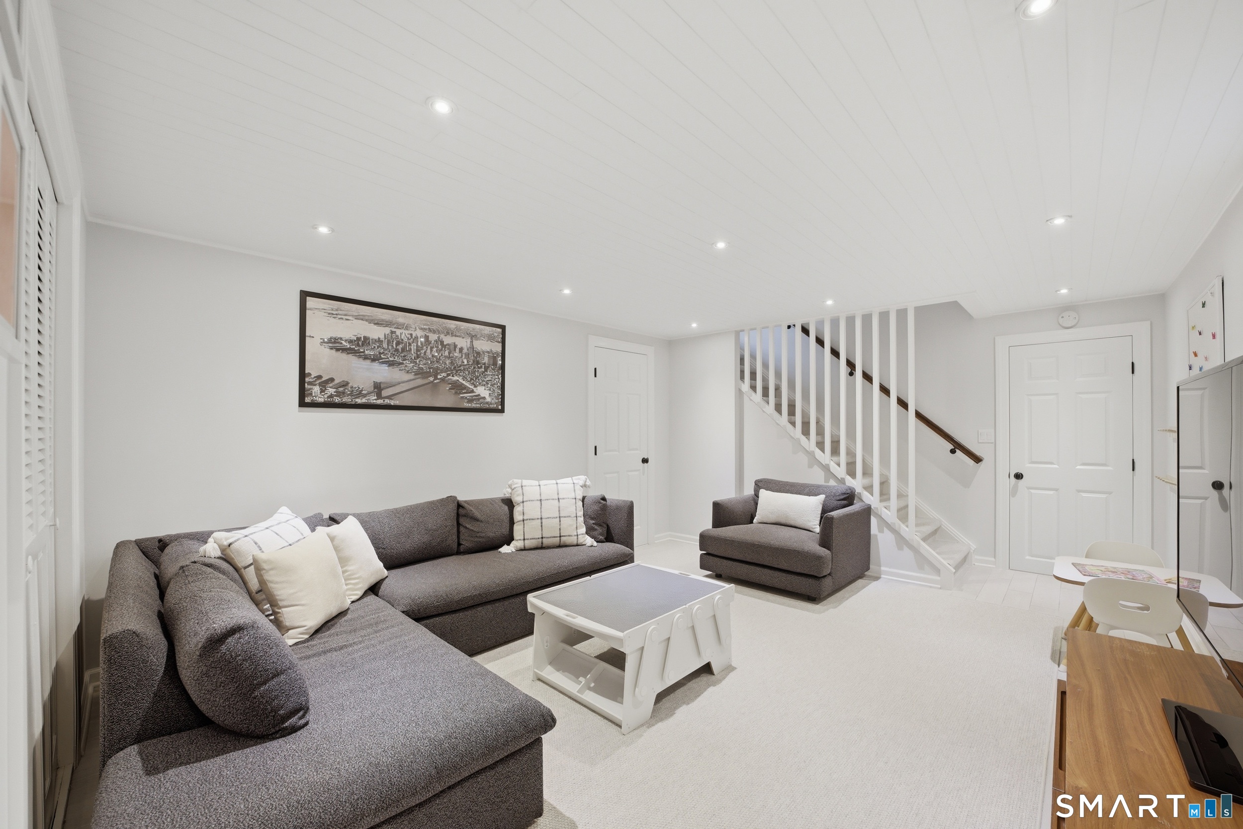 182 Hollow Tree Ridge Road Darien CT 06820