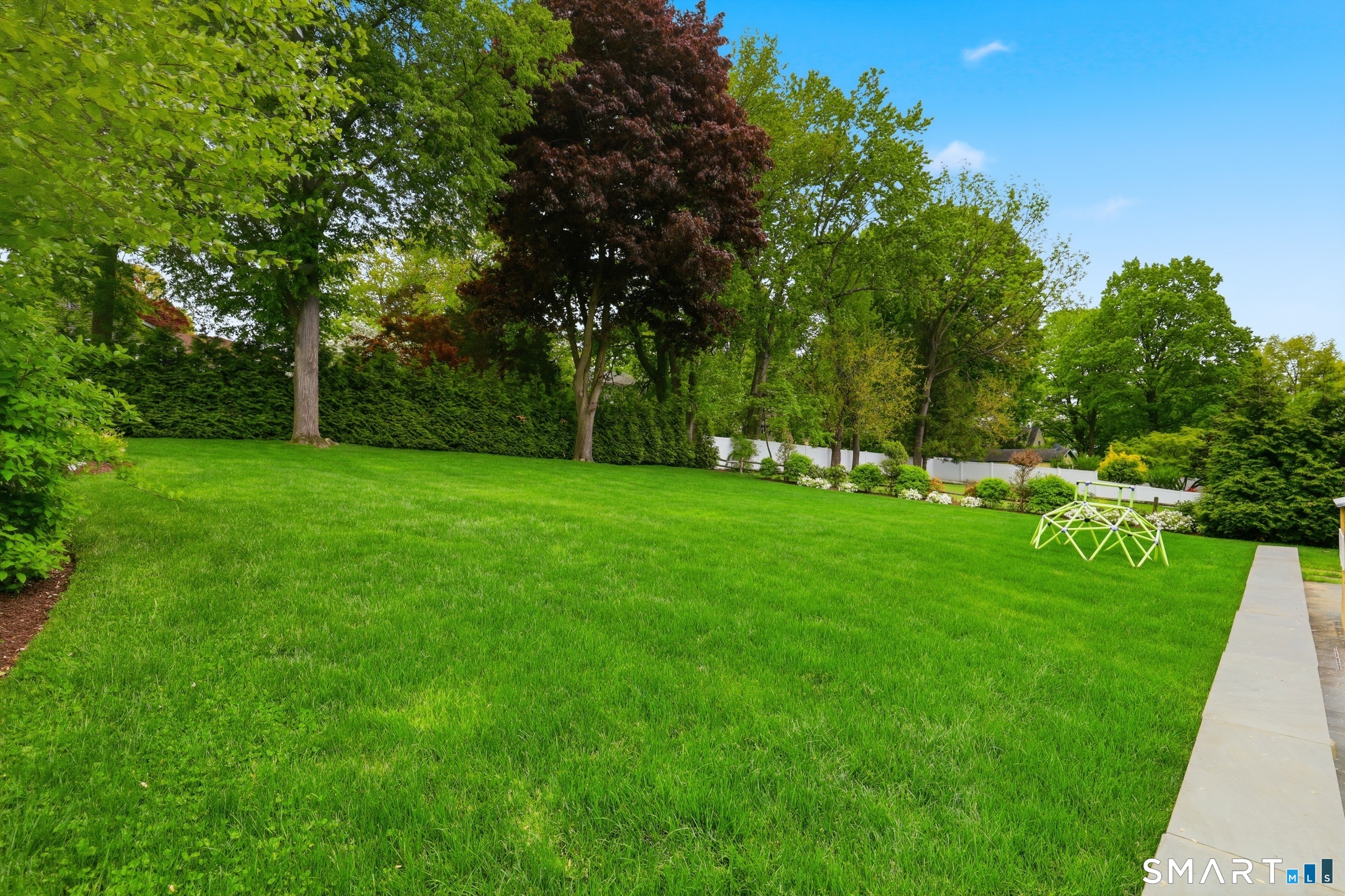 182 Hollow Tree Ridge Road Darien CT 06820