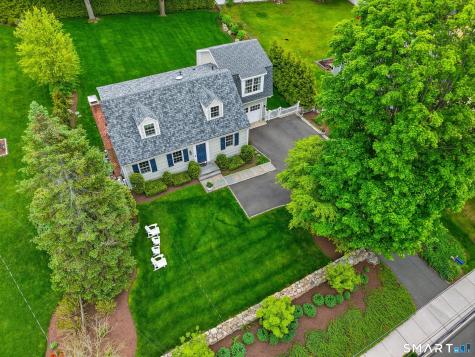 182 Hollow Tree Ridge Road Darien CT 06820