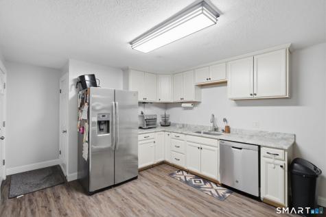 11 Lake Road Portland CT 06480