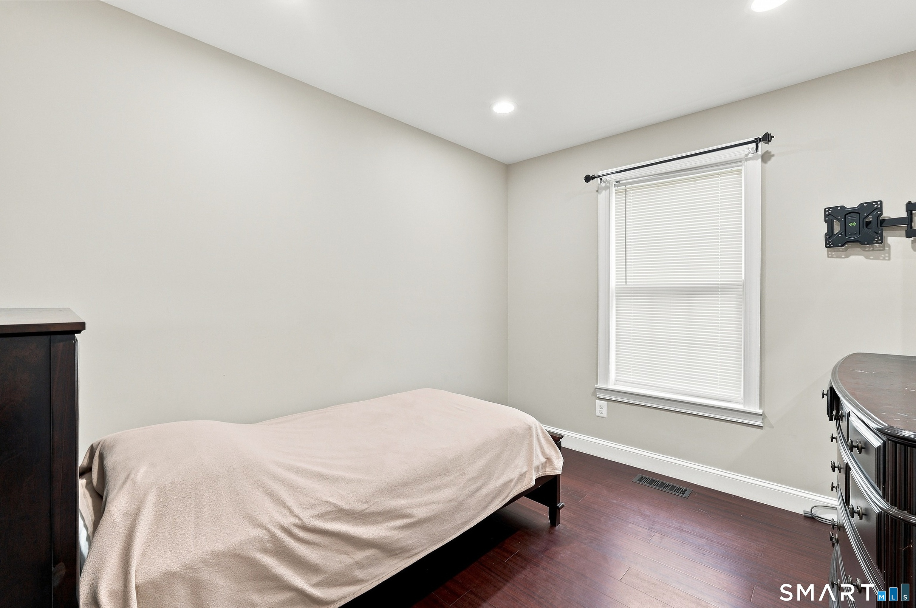 203 Russell Street New Haven CT 06513