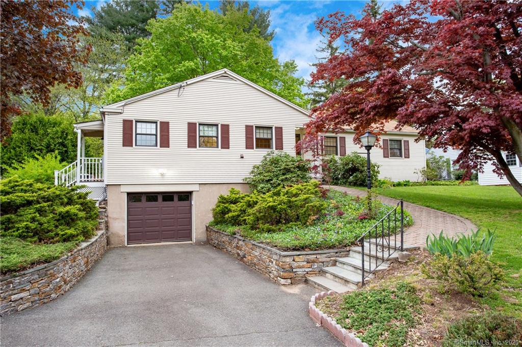 11 Meadow Farms Road West Hartford CT 06107