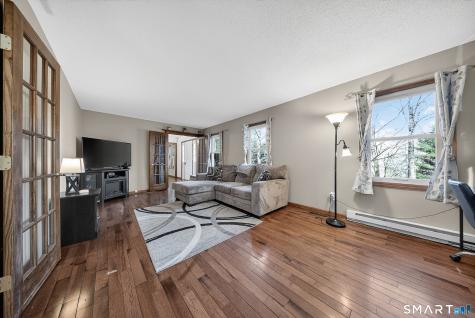 29 Dutton Road Oxford CT 06478
