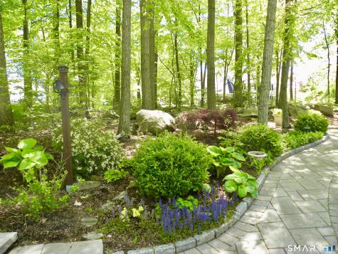 380 Dennison Ridge Manchester CT 06040