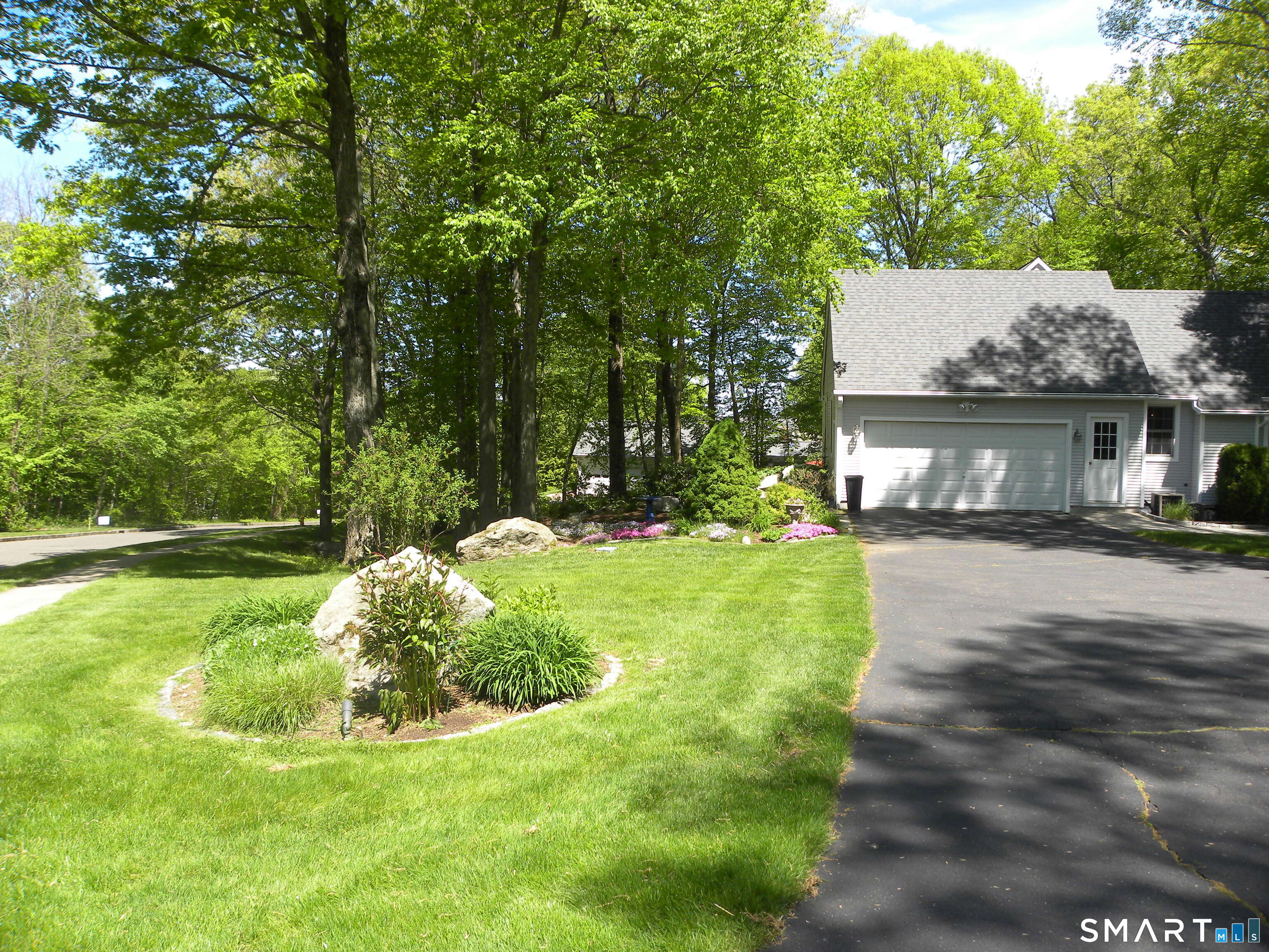 380 Dennison Ridge Manchester CT 06040