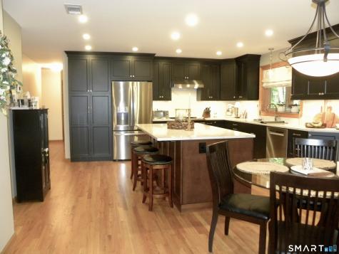380 Dennison Ridge Manchester CT 06040