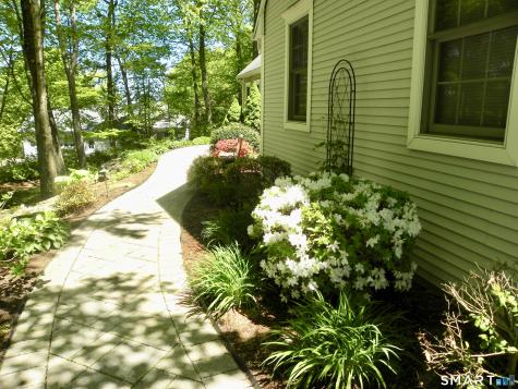 380 Dennison Ridge Manchester CT 06040