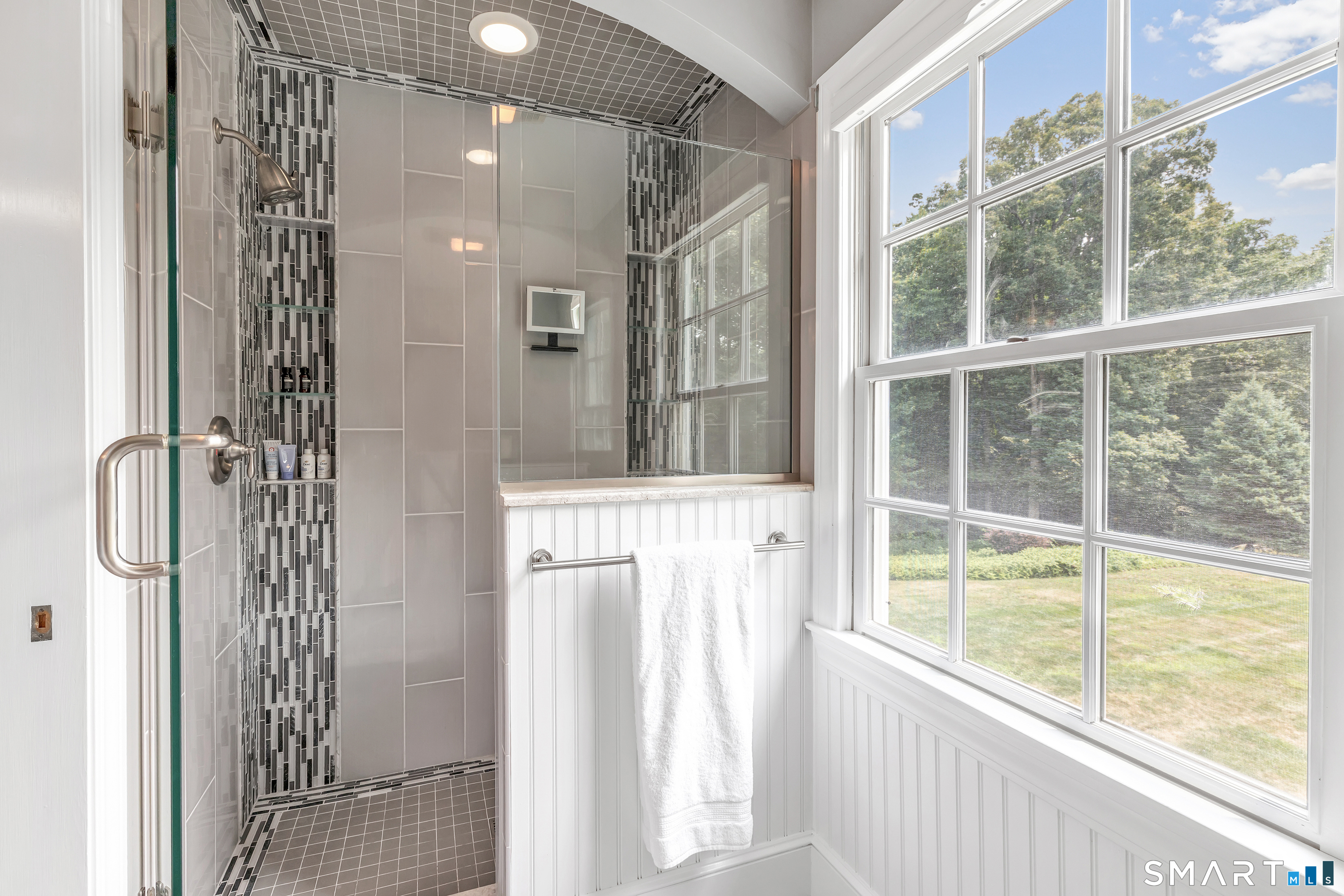 17 Plumtrees Road Newtown CT 06470